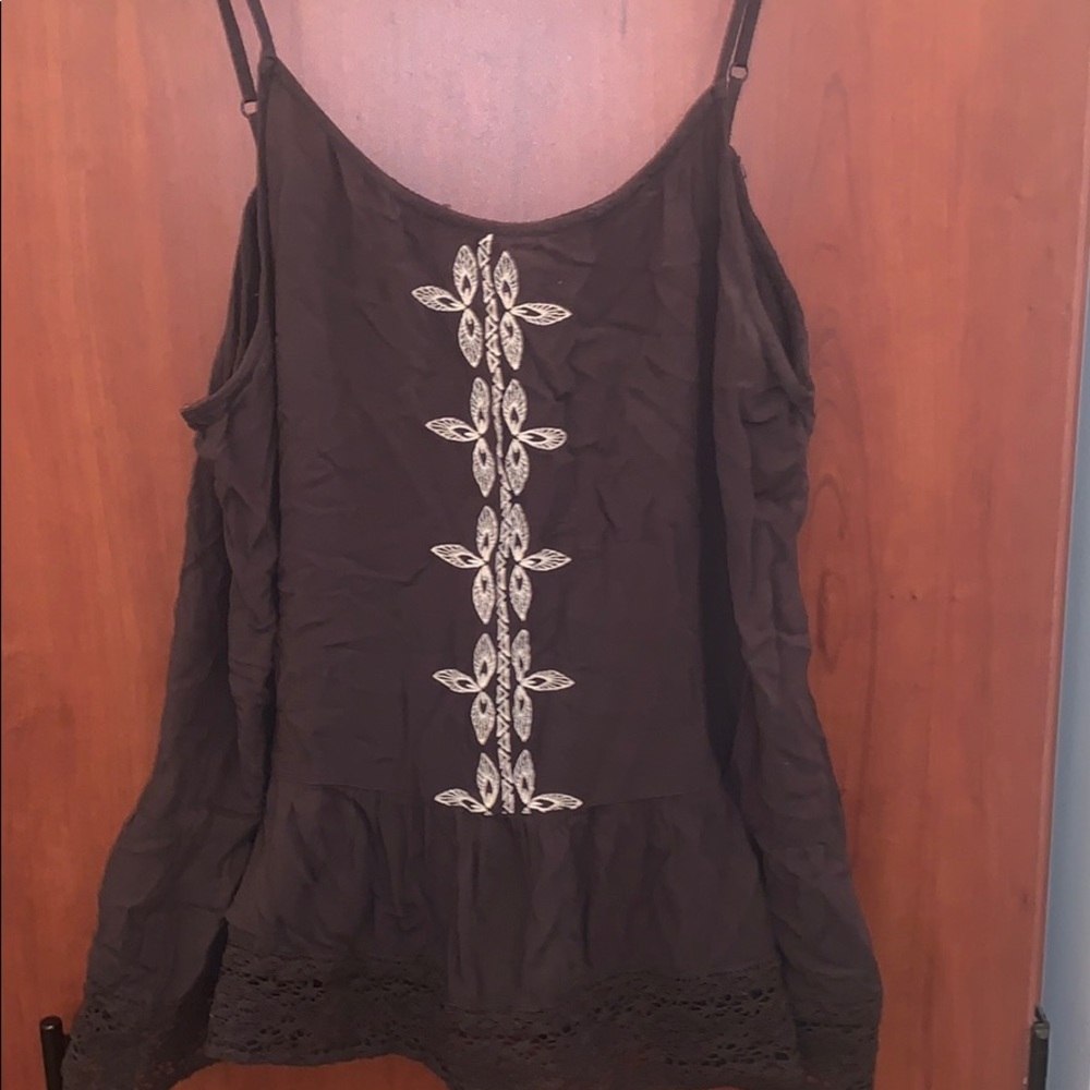 NWOT Mossimo embroidered tank top